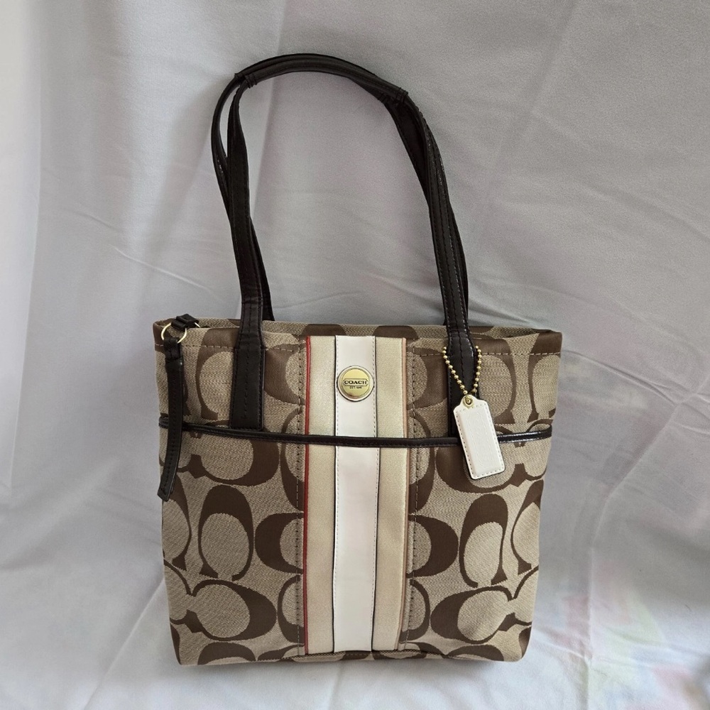 Coach Signature C/Multi Stripe & Khaki Vermillion